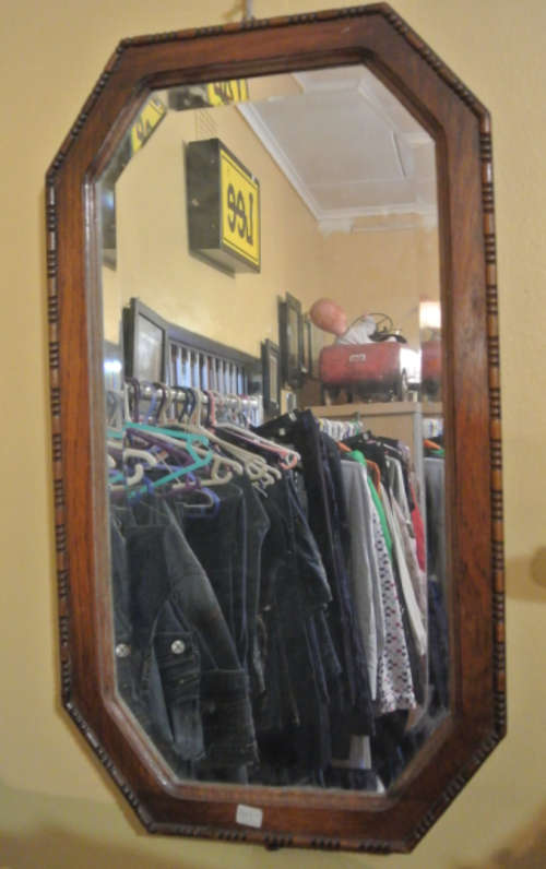 retro oblong shape mirror