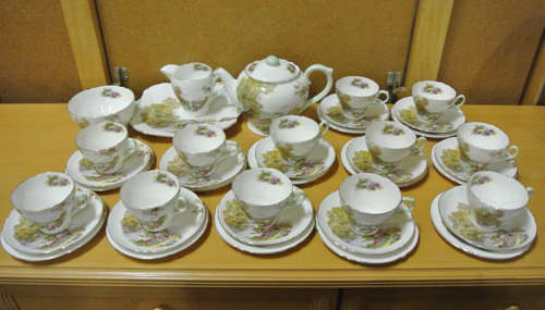 shelley teather patten tea set of 41  made in England