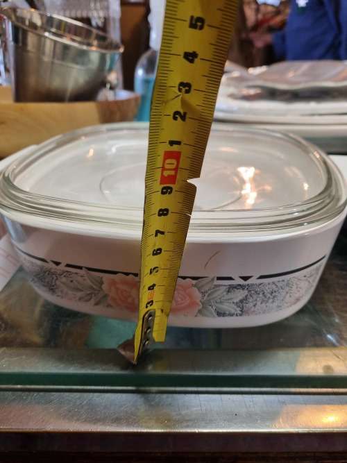 Antique corningware 2liter dish with lid