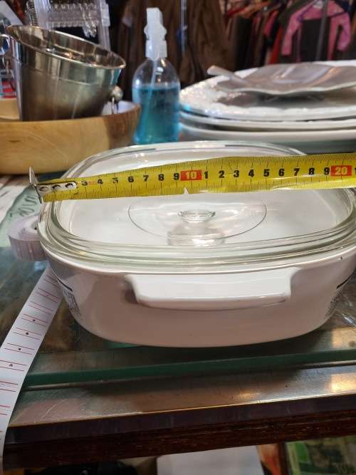 Antique corningware 2liter dish with lid
