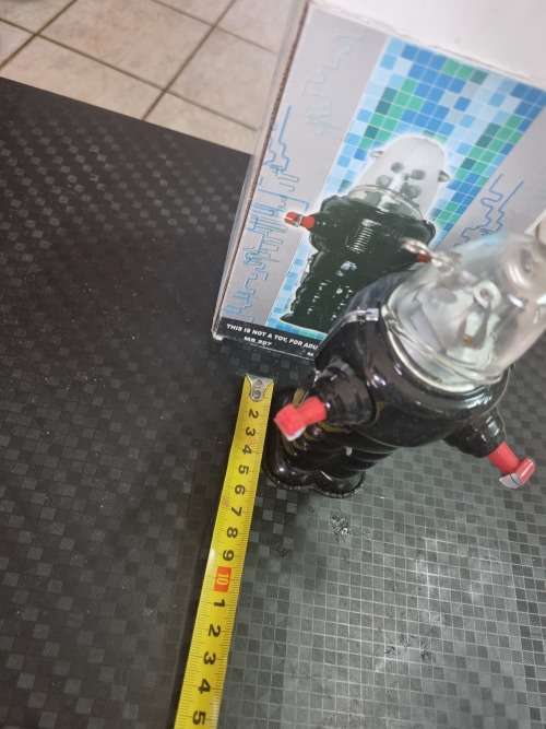 Tinplate robot