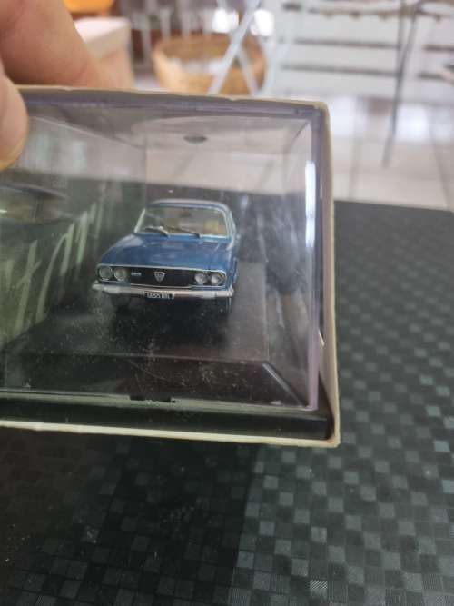 Die cast lancia 2000 coupè starline