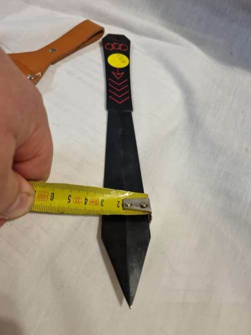 Throwing knife
