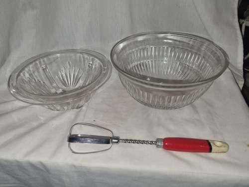 Depression glass 1930s ribbed mixing bowls