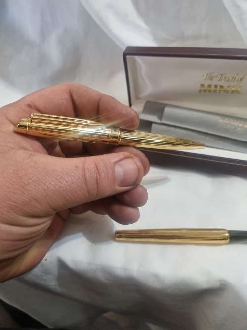 The Touch of mink pen set