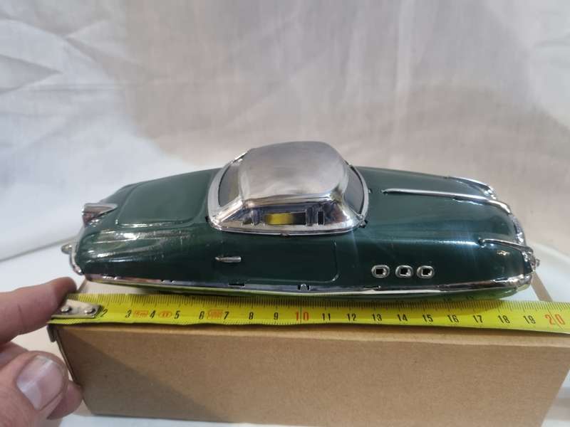 Tinplate green car