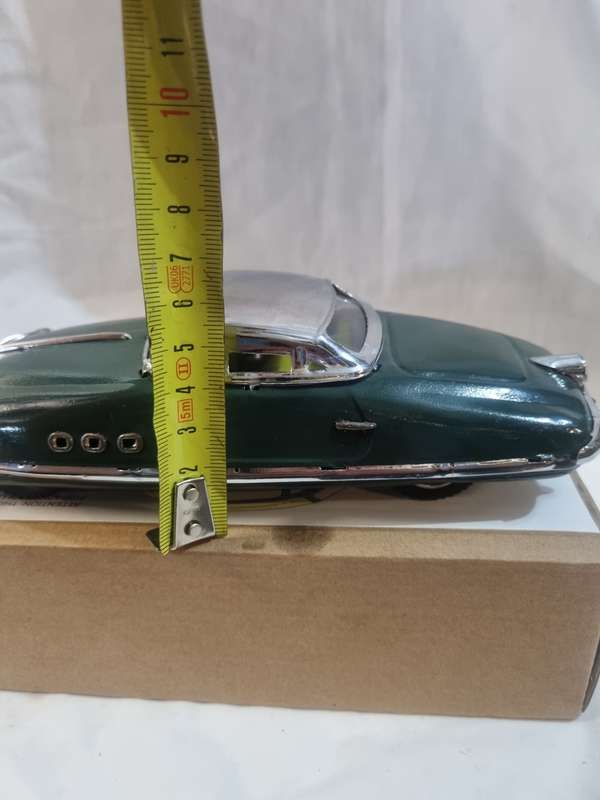 Tinplate green car