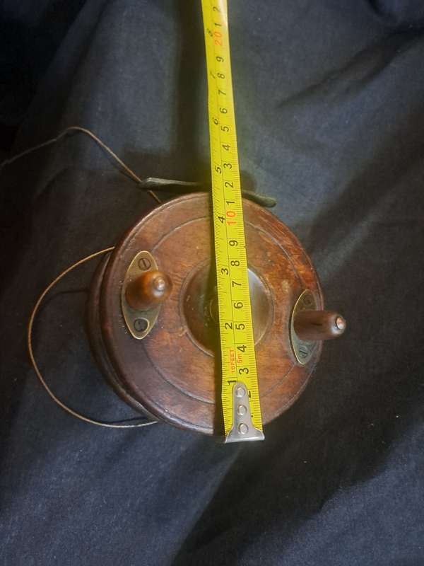 Sadler brass and wooden fishing reel (packed on wood)