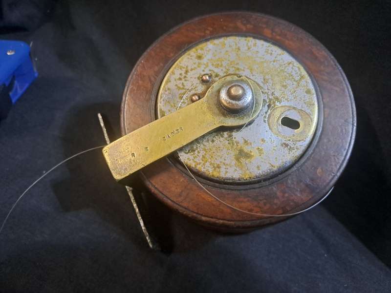 Sadler wooden fishing reel missing clip