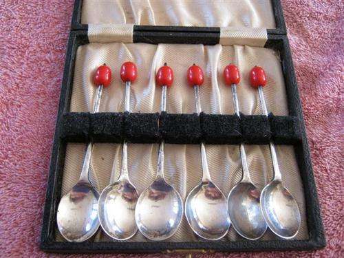 Set of coffee bean spoons (in red rare)