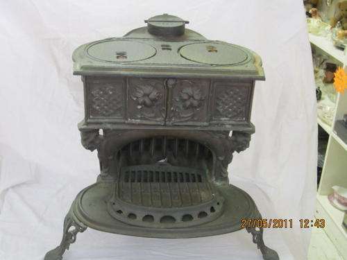 Georgeous old 2 plate wood burning stove