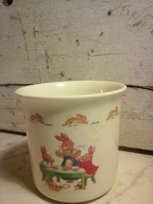 GENIUNE VINTAGE MELAMINE CHILDREN'S MUG