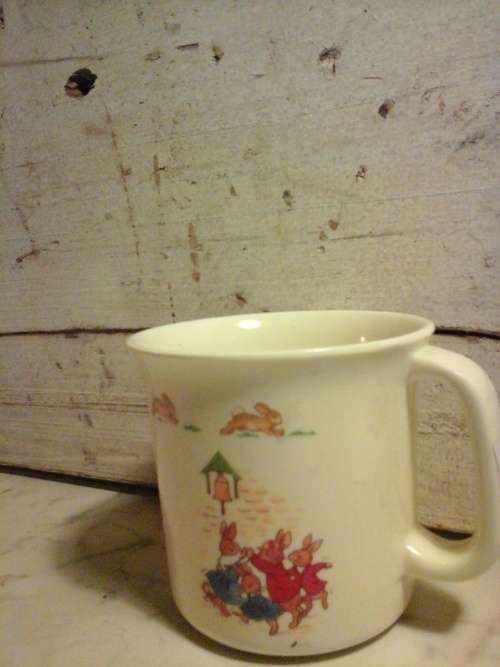 GENIUNE VINTAGE MELAMINE CHILDREN'S MUG