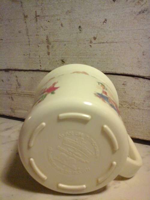 GENIUNE VINTAGE MELAMINE CHILDREN'S MUG