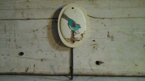 VINTAGE WOODEN HOOK WITH BIRD DESIGN