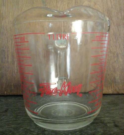 VINTAGE FIRE-KING 1 LITRE JUG - ANCHOR HOCKING USA