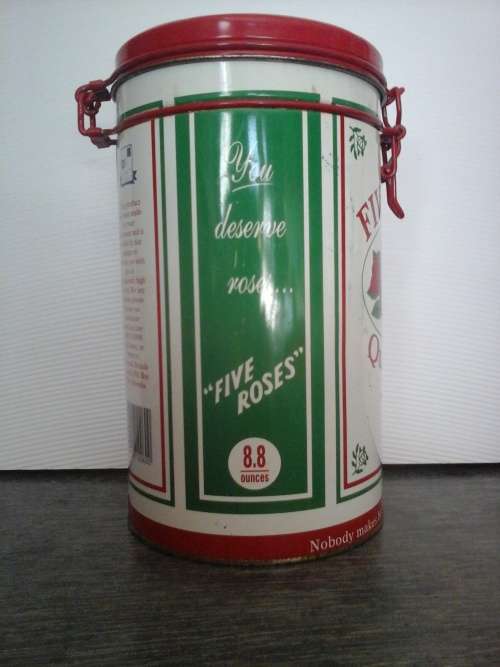 VINTAGE FIVE ROSES TEA TIN