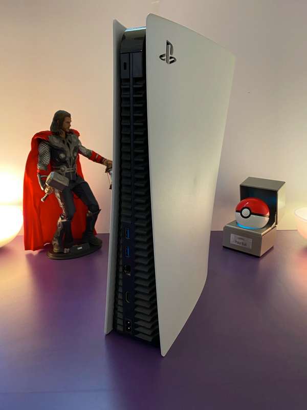 PlayStation 5 [Disc Version]