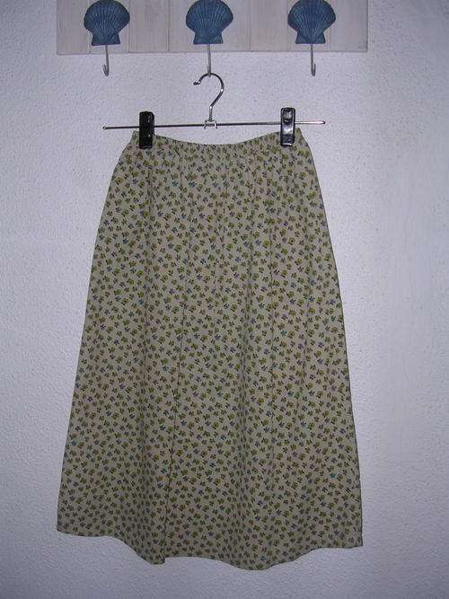 Vintage Full Floral Pattern Skirt  Size : 30/32