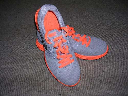 NIKE RUNNER SHOES