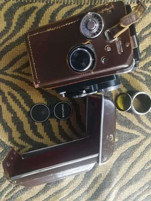 YASHICA 635 ANTIQUE FILM CAMERA