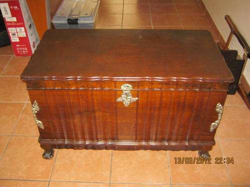 Antique Ball and Claw Kist