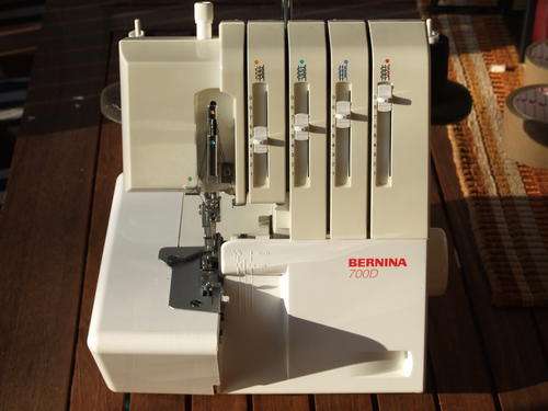 Bernina 700D Overlocker.