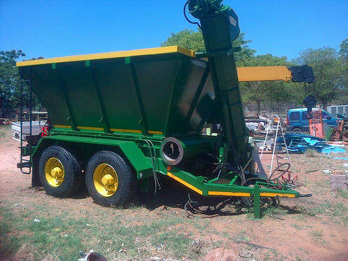 Rovic Farm Mixer