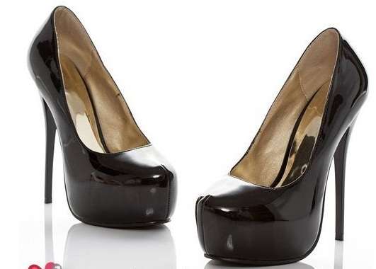 High Heel Shoes ON SALE - ONLY R199 in black or red - 100% Rating Verified Seller