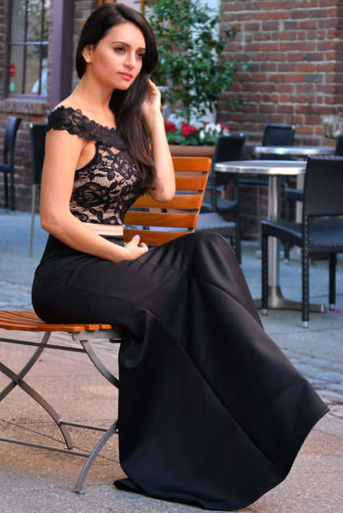 STUNNING OFF SHOULDER LACE DETAIL EVENING DRESS