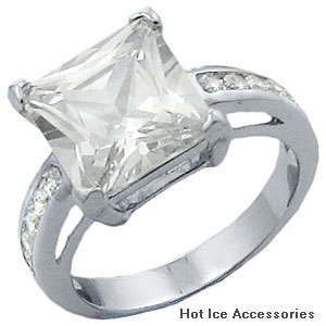 **INTERNATIONAL POSTAGE** 18K WHITE GOLD PLATED SIMULATED DIAMOND RING