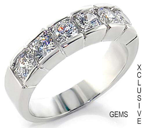 * R35 POSTAGE* 18K WHITE GOLD PLATED SIMULATED DIAMOND LADIES RING