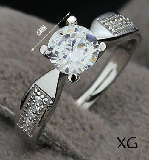 *LOCALLY IN STOCK* STERLING SILVER HALLMARKED SIMULATED DIAMOND RING