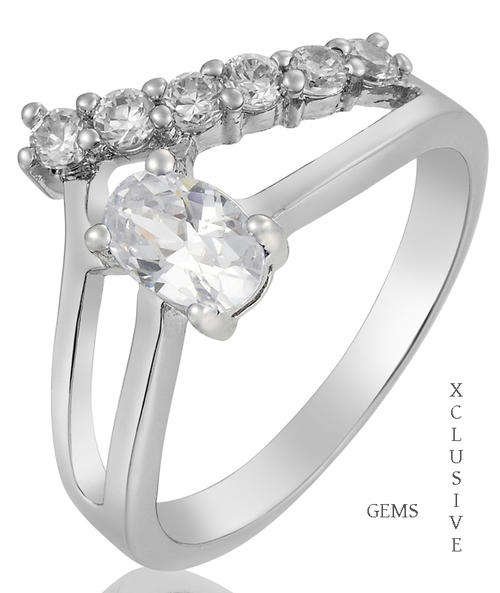 * LOCALLY IN STOCK* BEAUTIFUL 18K WHITE GOLD PLATED SIMULATED DIAMOND LADIES RING