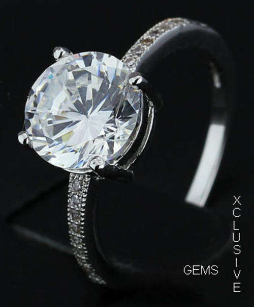 * STUNNING* 18K WHITE GOLD PLATED SIMULATED DIAMOND LADIES RING