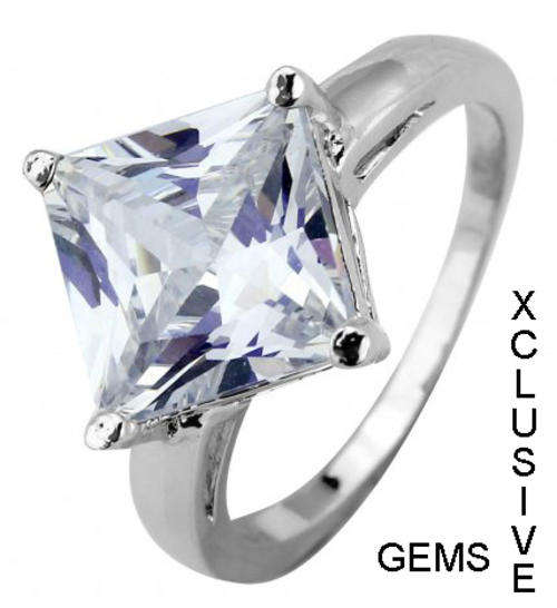 * R35 POSTAGE* 18K WHITE GOLD PLATED SIMULATED DIAMOND LADIES RING