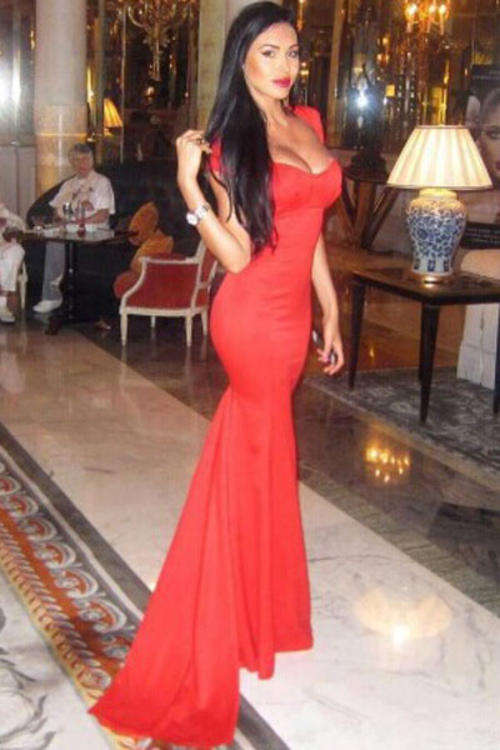 GLAMOROUS RED FLOOR LENGTH EVENING DRESS