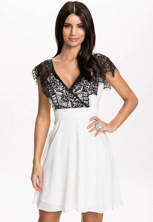 STUNNING CONTRAST LACE DETAIL SKATER DRESS