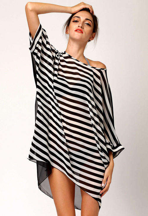 BEAUTIFUL BLACK & WHITE STRIPE BEACH COVER UP