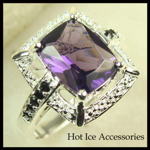 STERLING SILVER AMETHYST AND ONYX GEMSTONE RING - NO COMBINED POSTAGE