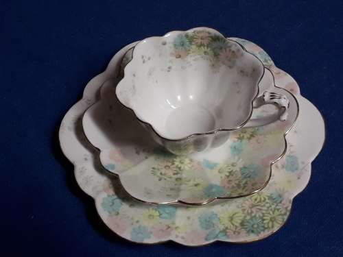 EXTREMELY RARE AND AWESOMELY STUNNING ANTIQUE "THE FOLEY CHINA" TEA TRIO c1900, RD 208329.