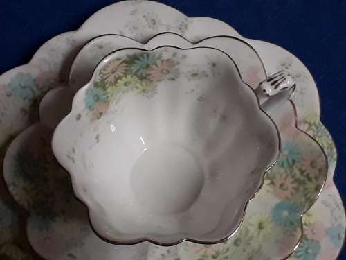 EXTREMELY RARE AND AWESOMELY STUNNING ANTIQUE "THE FOLEY CHINA" TEA TRIO c1900, RD 208329.