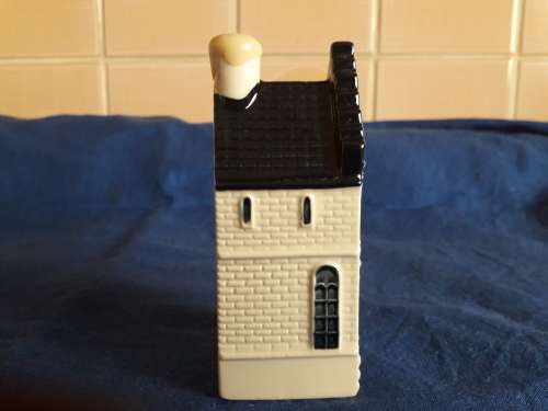 VINTAGE KLM DELFT BLUE HOUSE NO. 52, SEALED AND STILL FULL