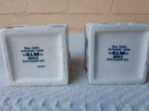 2 VINTAGE KLM DELFT BLUE HOUSES NO. 29 AND 66, UNSEALED