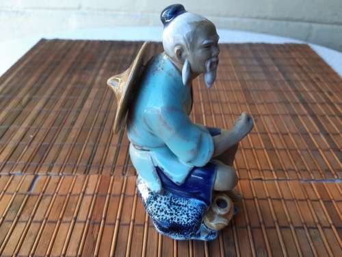 VINTAGE SHIWAN CHINESE MUDMAN FIGURINE WITH MARKING AT THE BASE
