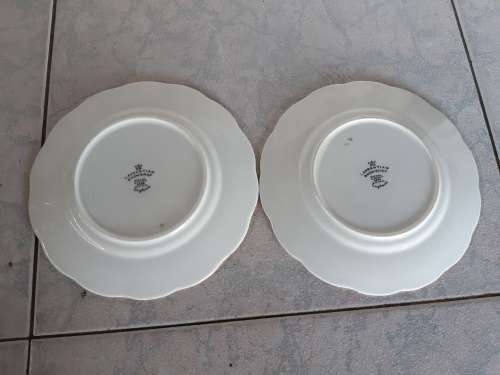 2 BEAUTIFUL ROYAL ALBERT "1940'S LAURENTIAN SNOWDROP CAKE PLATES, 1 BID