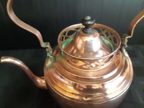 ANTIQUE HIGHLY COLLECTIBLE LARGE COPPER KETTLE