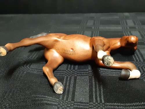 STUNNING VINTAGE BESWICK ENGLAND CERAMIC HORSE FIGURINE