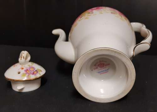 ELEGANT ROYAL ALBERT SERENA BONE CHINA COFFEE POT WITH A STUNNING FLORAL DESIGN