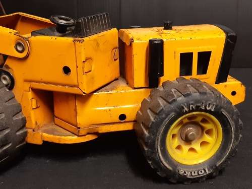VINTAGE METAL TONKA ARTICULATING FRONT END LOADER 26 CM LONG